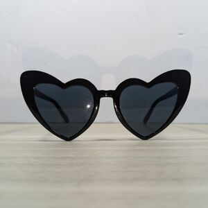 Heart Shaped Black Sunglasses Retro Cat Eye Fashion Women’s Mr&Mrs.